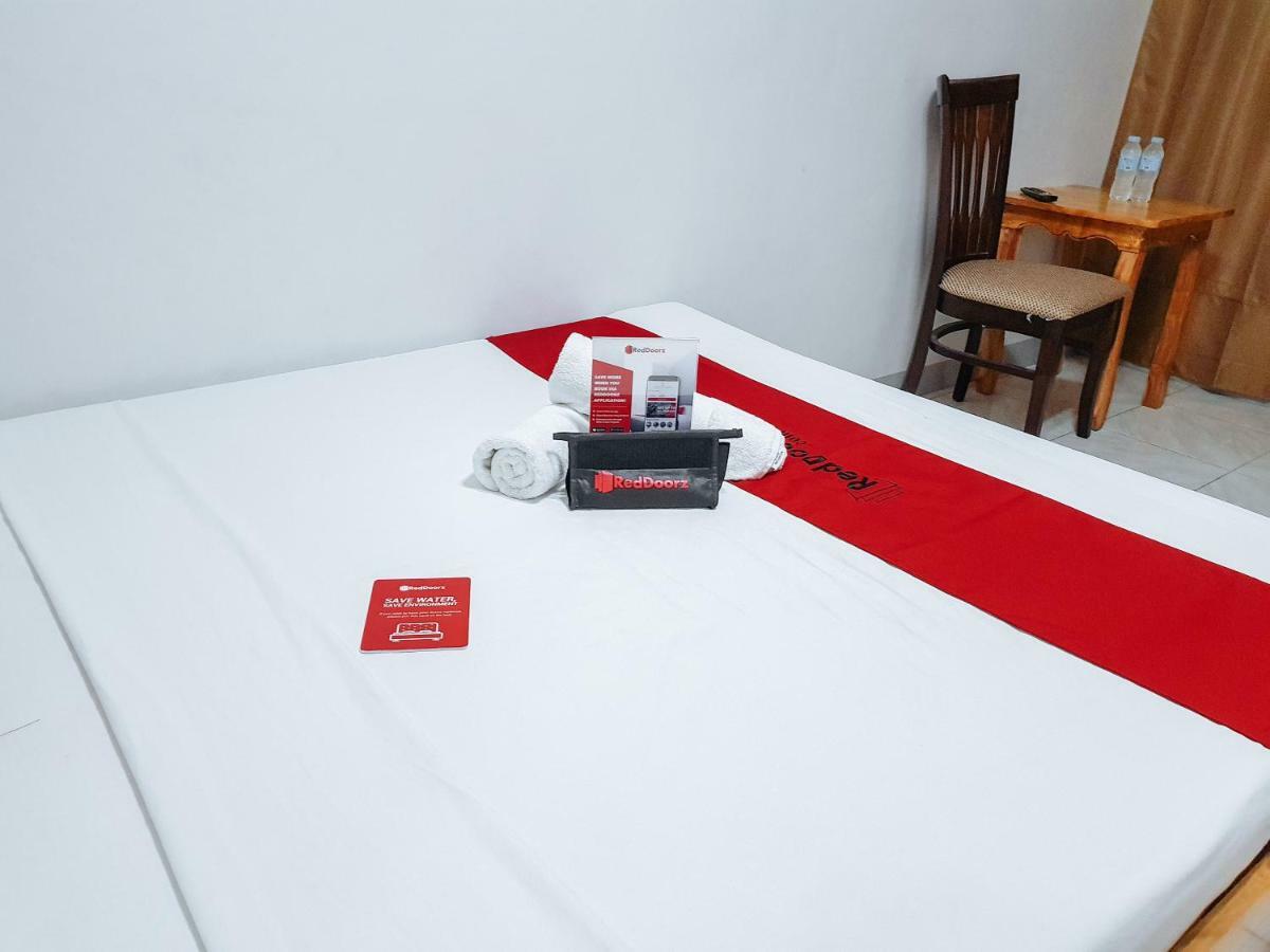 Reddoorz Near Ramiro Community Hospital Hotell Totolan Eksteriør bilde